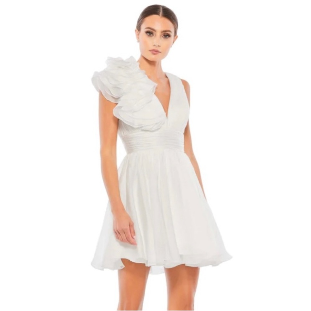 NWOT Mac Duggal Ruffle Shoulder Corsage Detail Shirred Skater Dress